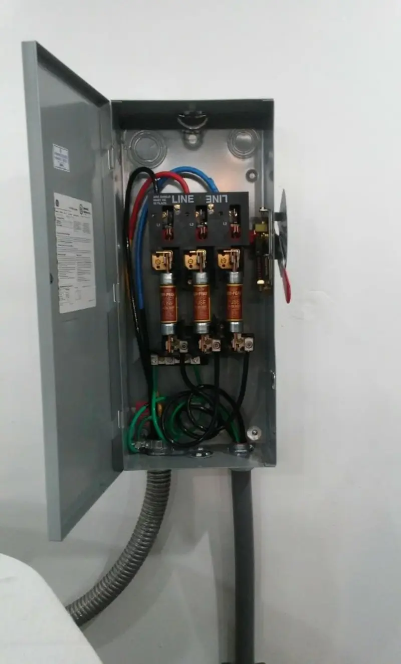 Three-phase disconnect switch installed for Smoke Detector Installation in Verona Walk